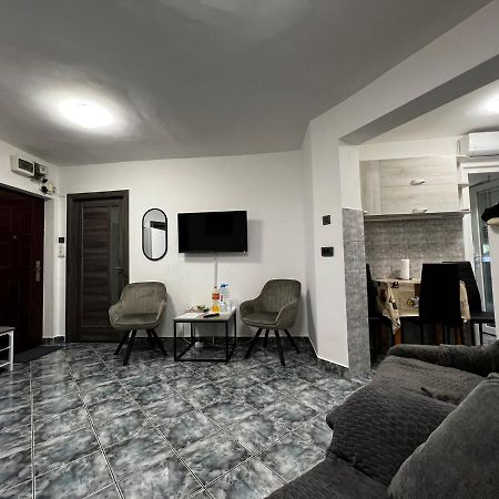 Ene Apart Oradea Free Parking Екстер'єр фото