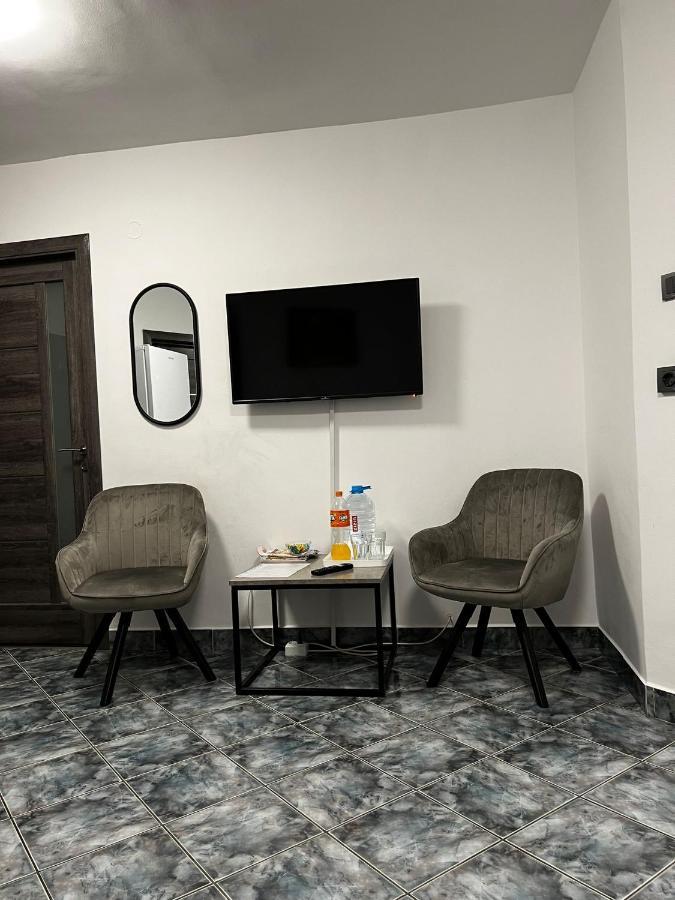 Ene Apart Oradea Free Parking Екстер'єр фото